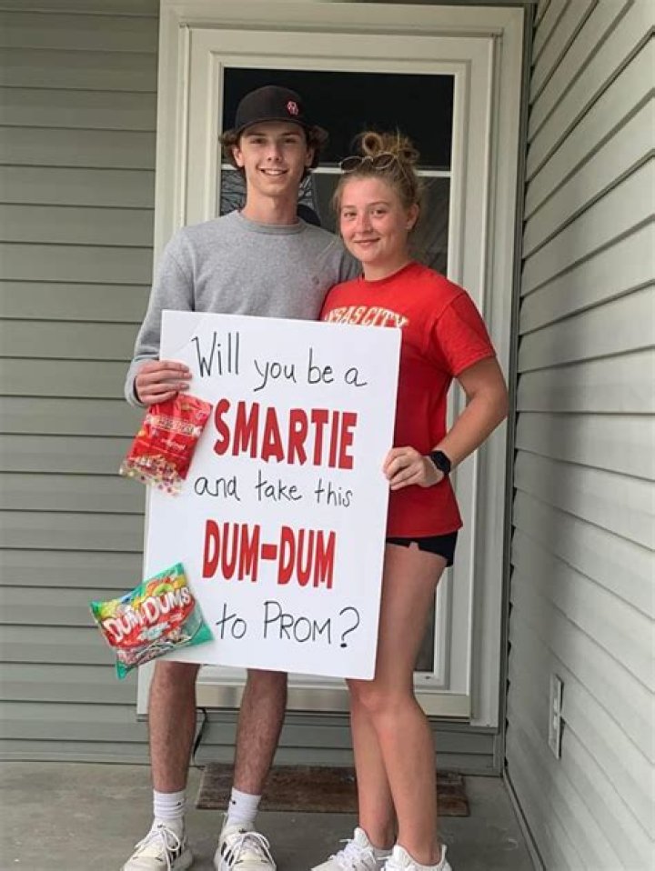 10 Ideas for Asking a Middle School Girl out on a Date