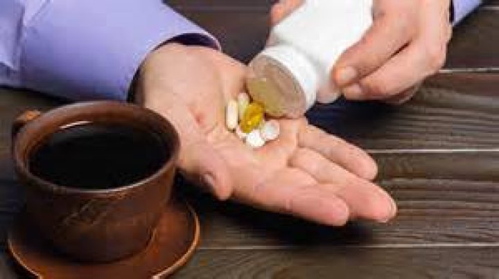 Can I drink coffee while taking diclofenac?