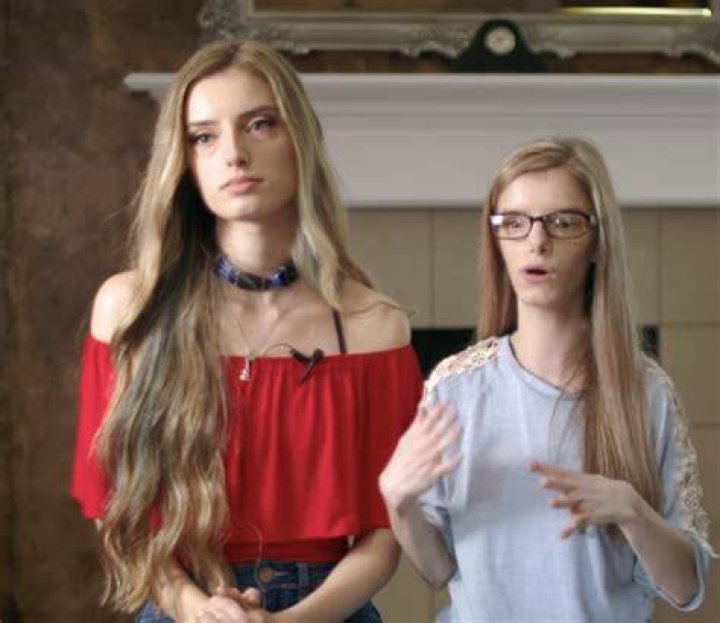 Can one twin be older than the other?