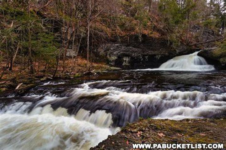 Can you swim at Hackers Falls?