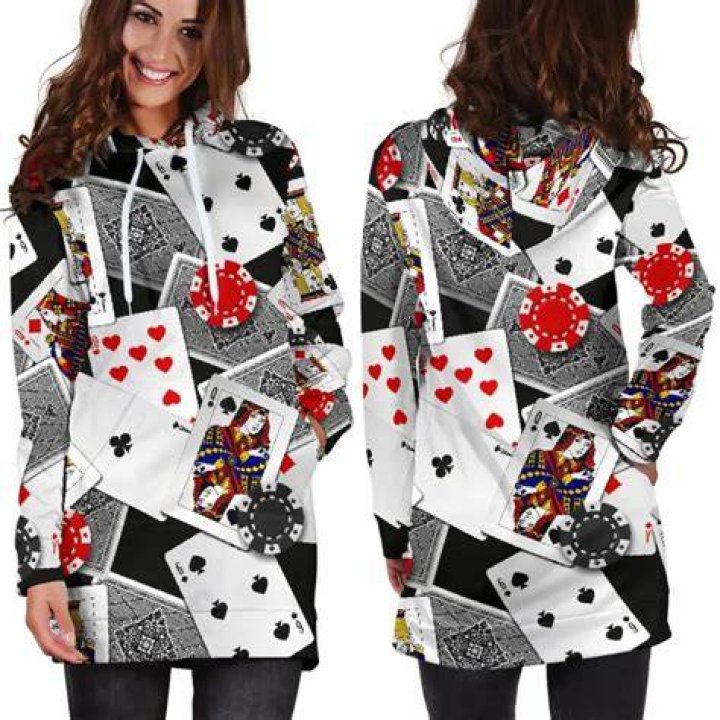 Do casinos allow hoodies?