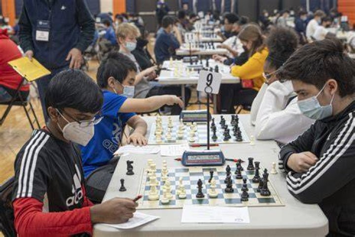 Do chess players have to record their moves?