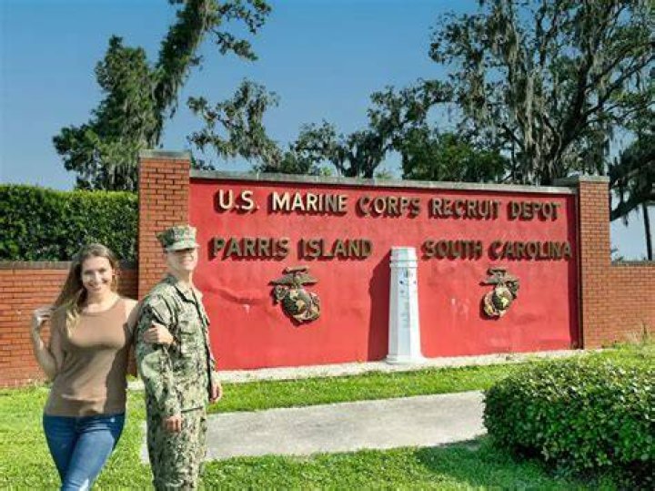 Do female Marines go to Parris Island?