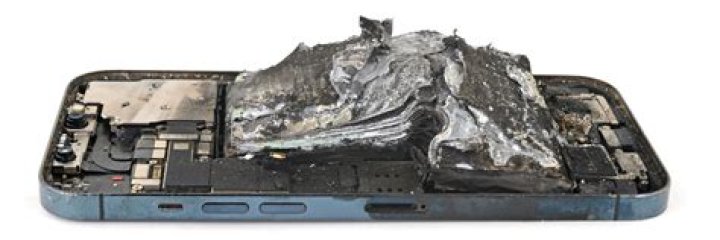 Do old cell phone batteries explode?
