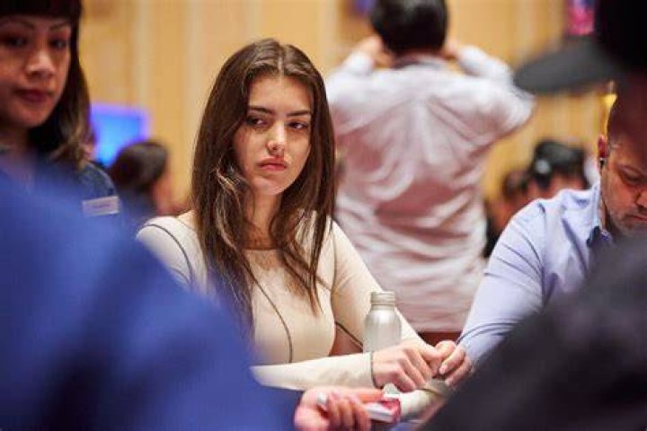 Do people play poker on Christmas?
