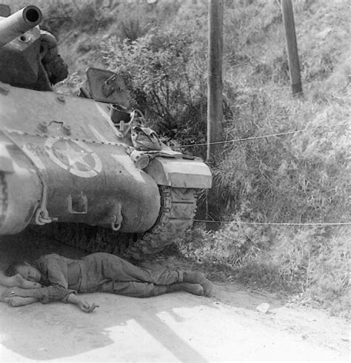 Do tank crews sleep in their tanks?