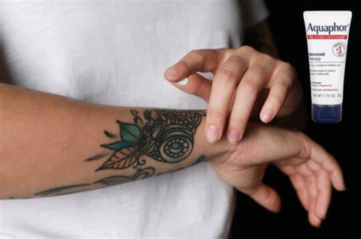 Does aquaphor heal tattoos fast?