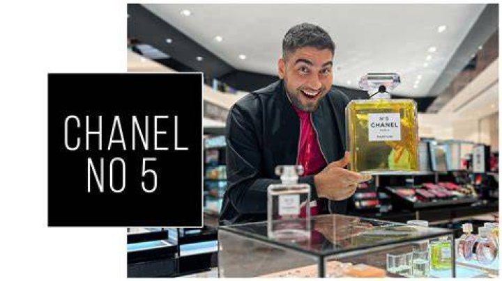 Does Chanel No. 5 smell like an old lady?