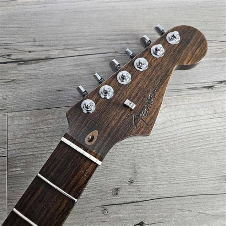 Does Fender use rosewood?