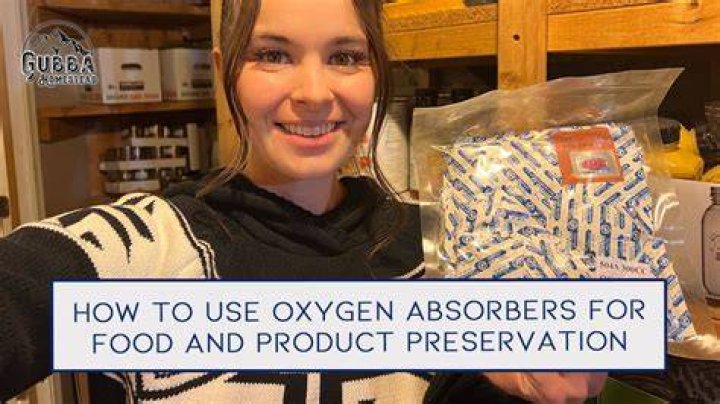 Does flour need oxygen absorbers?