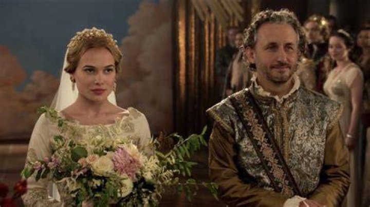 Does Greer love Lord Castleroy?