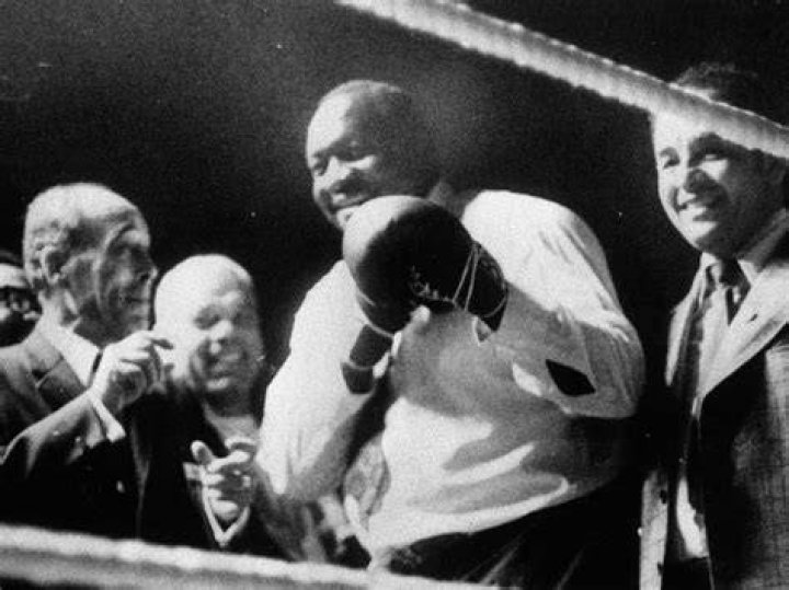 Has there ever been an undefeated chess player?