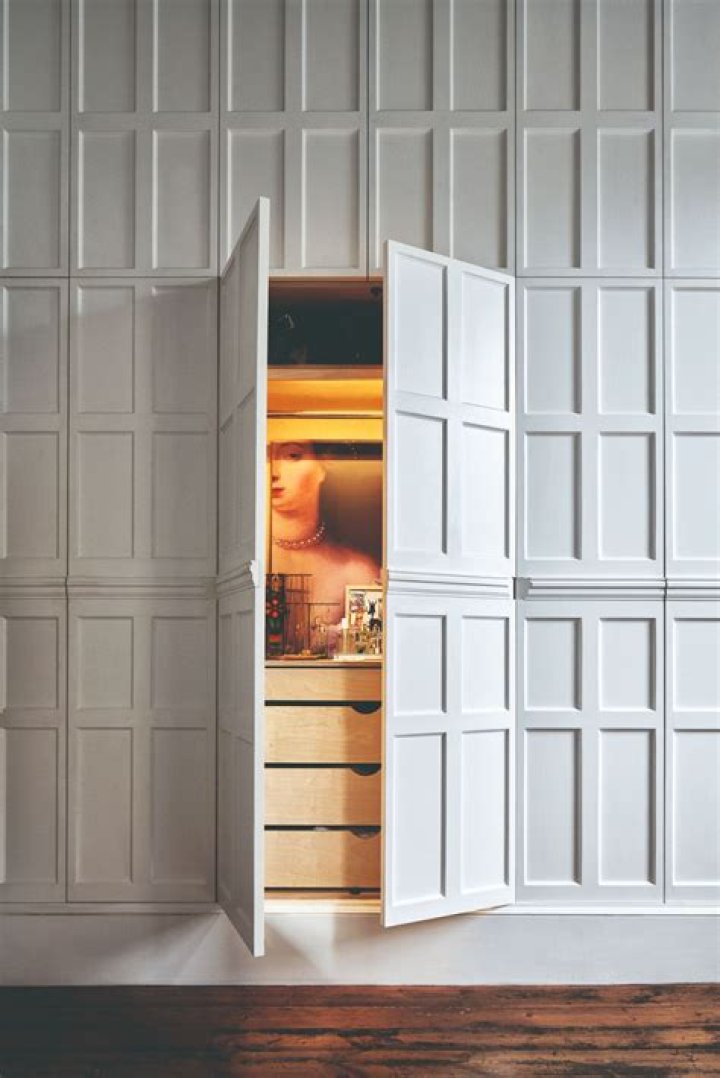 How do you find hidden doors?