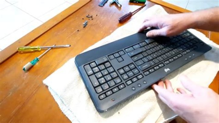 How do you fix a broken keyboard?
