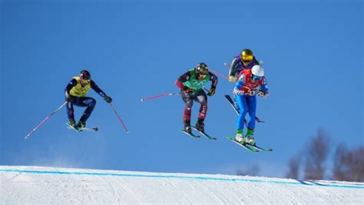 How does Ski Cross work?