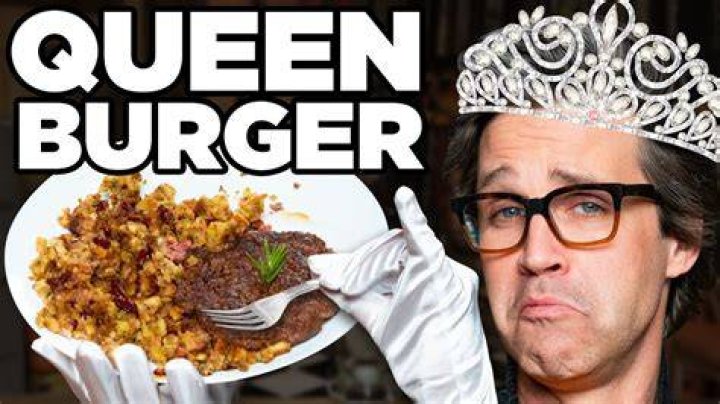 How does the Queen eat burgers?