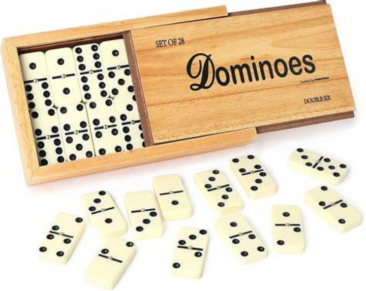 How many combinations are there in dominoes?