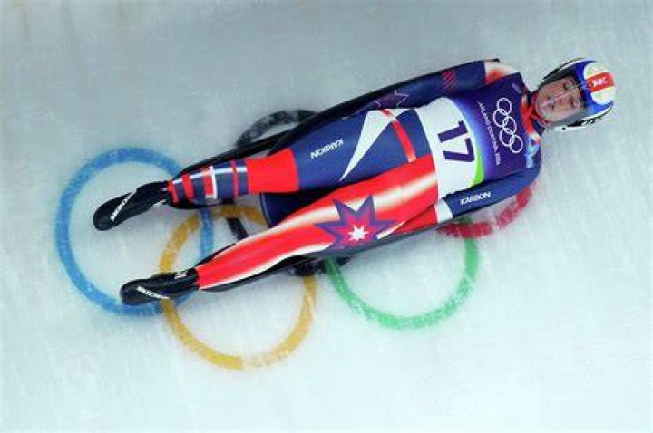 How many runs is a luge?