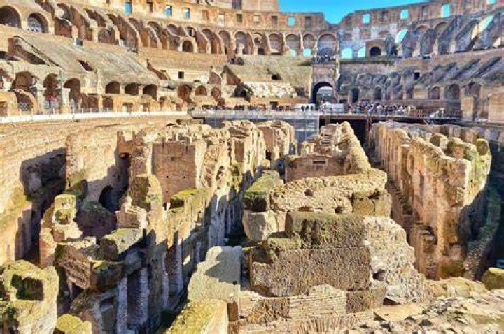 How much does it cost to visit the Colosseum?