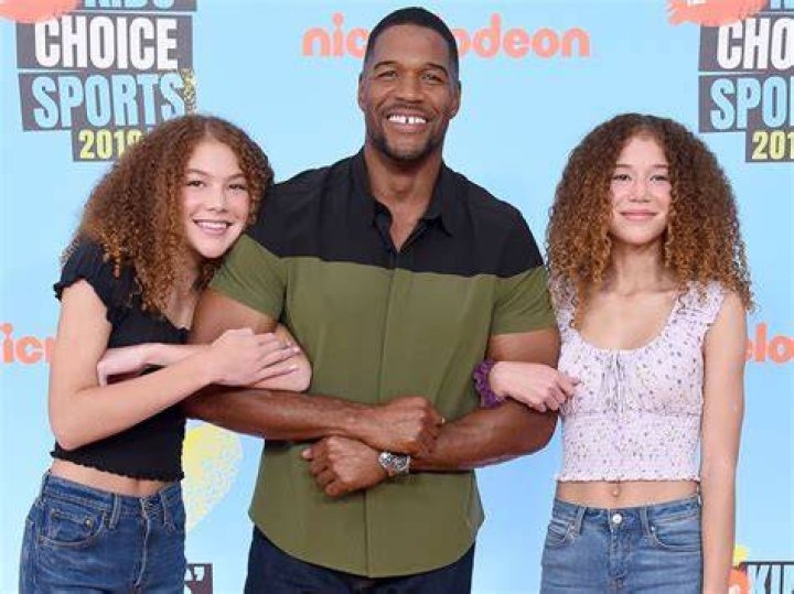 How old are Michael Strahan's twins?
