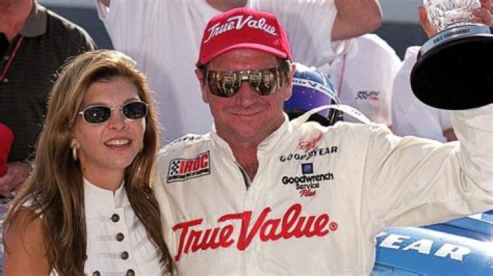 【How-to】How can i get in touch with dale earnhardt jr