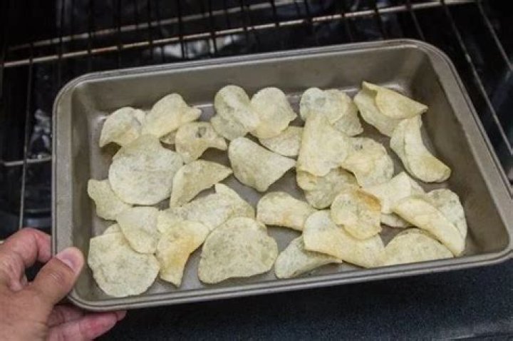 【How-to】How do you make stale chips crispy again in the microwave