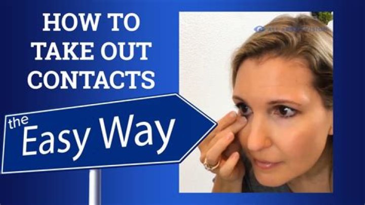 【How-to】How to get contact out of eyelid