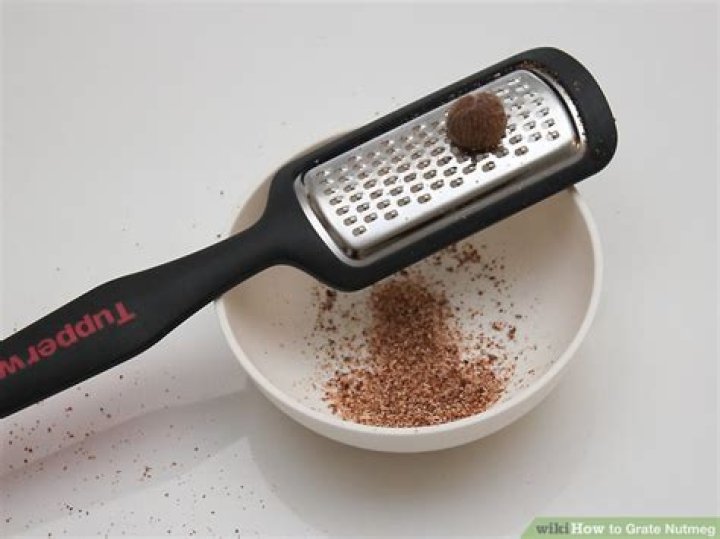 【How-to】How to Grate Nutmeg - Howto.org