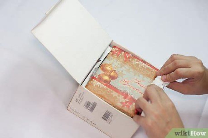 【How-to】How to Prank Someone with a Layered Christmas Gift