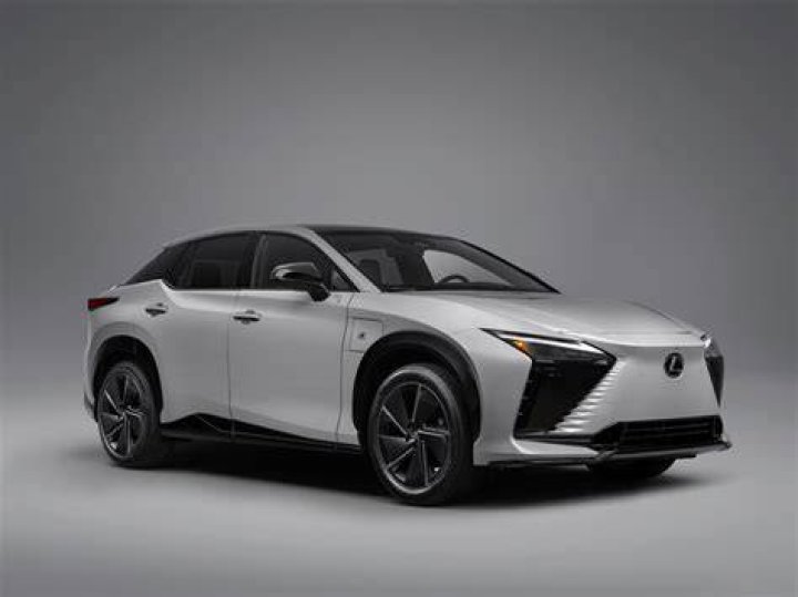Is a Lexus IS 200t fast?