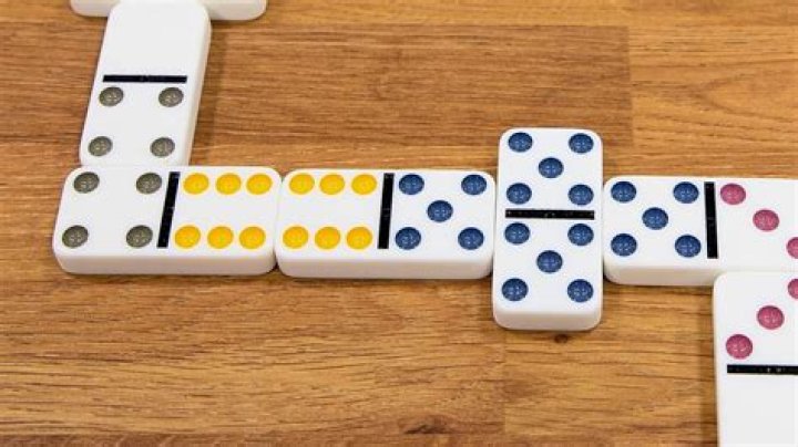 Is domino A puzzle game?