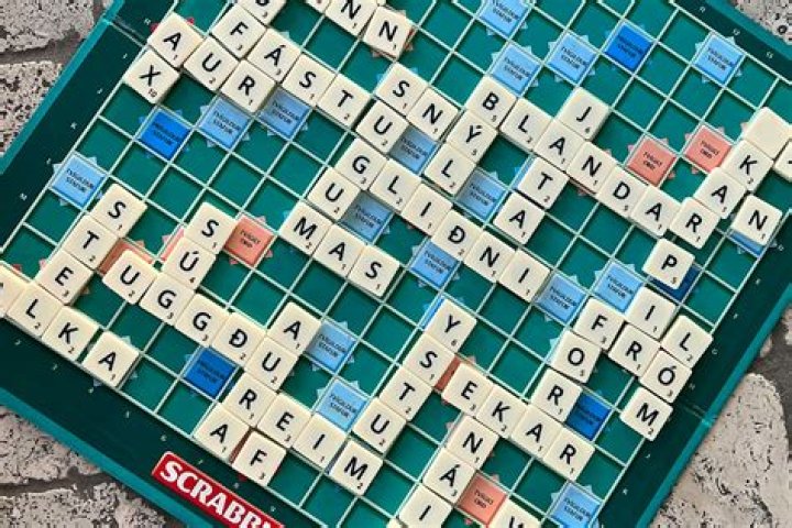 Is guessing a Scrabble word?