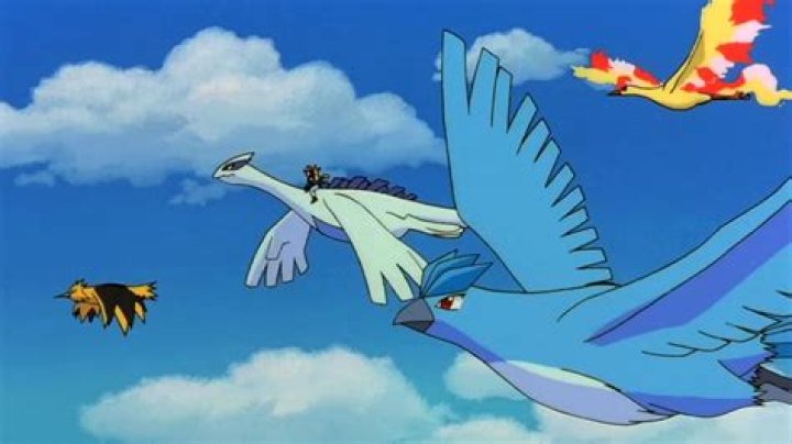 Is Lugia a legendary bird?