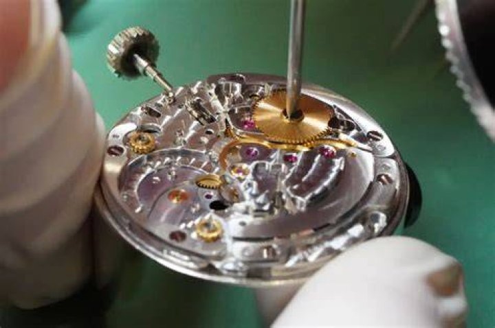 Is Rolex service free?