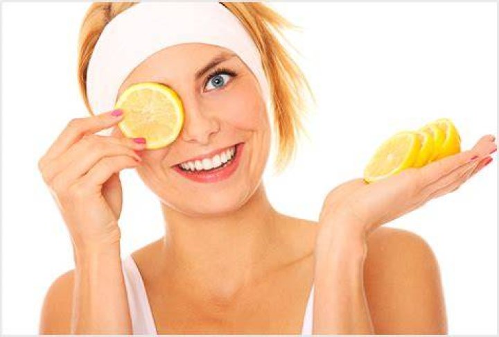 Is rubbing lemon on feet good?