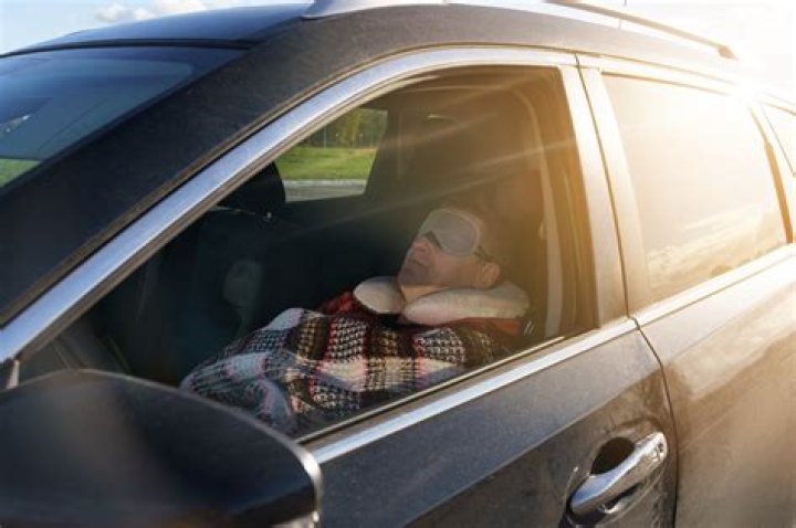 Is sleeping in a car cold?