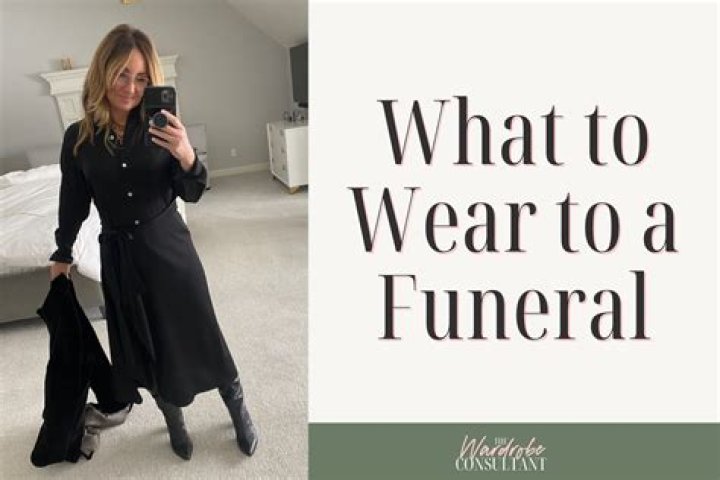 Should you wear pantyhose to a funeral?