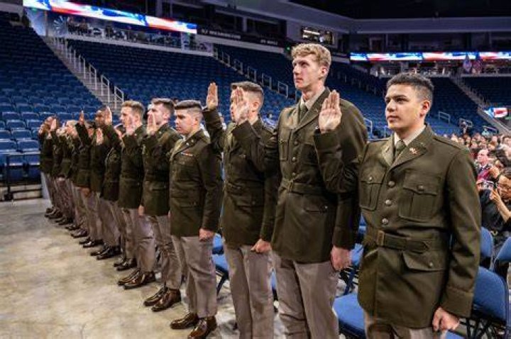 What are the cons of ROTC?