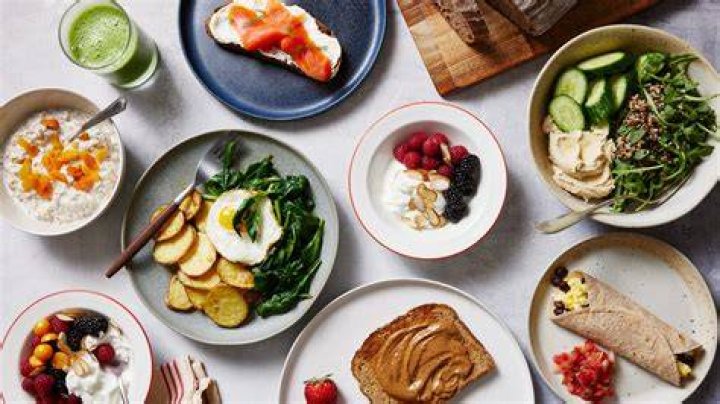 What do lazy people eat for breakfast?