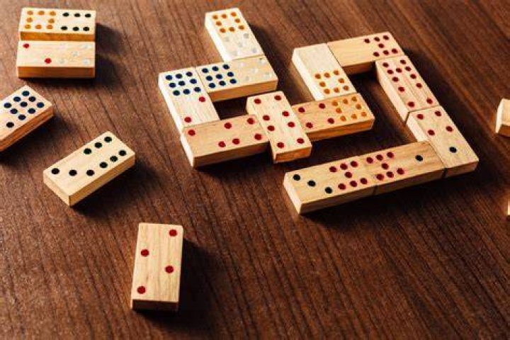 What is a line of dominoes called?