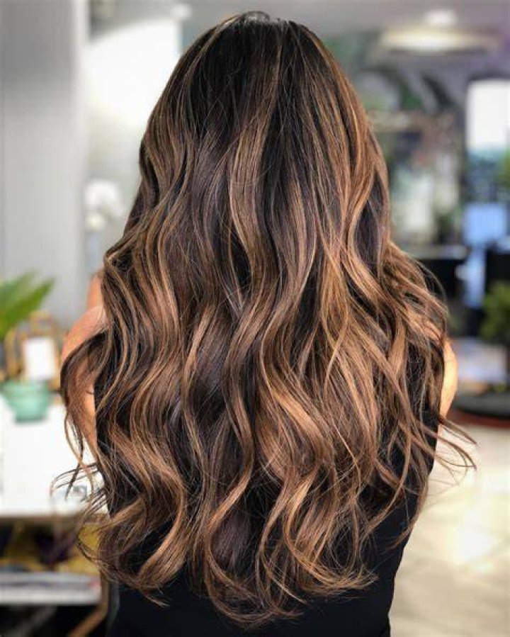 What is caramel balayage?