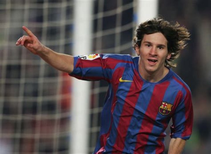 What is Messi preferred position?