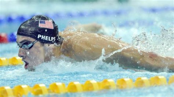 What Michael Phelps won in the 2008 Olympics?