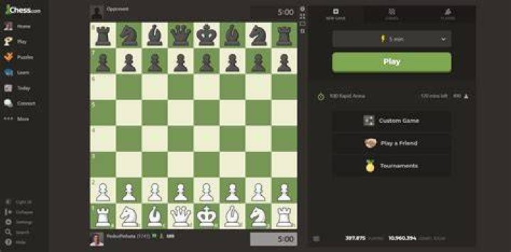 What website can you play chess on?