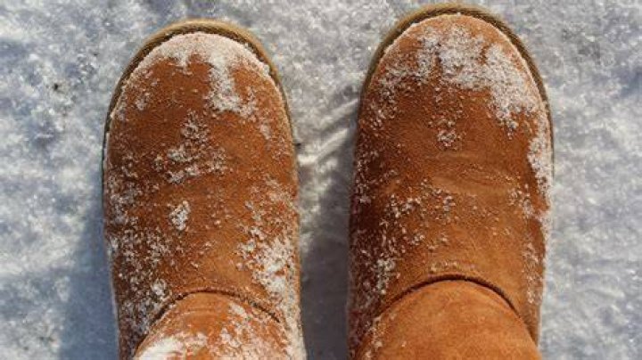 When should UGGs be worn?