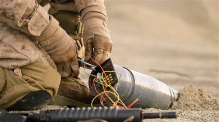 Which wire do you cut to defuse a bomb?