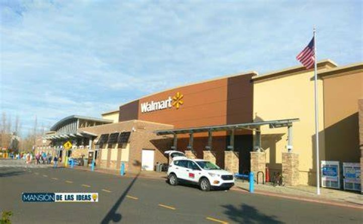 Why are so many Walmarts closing?