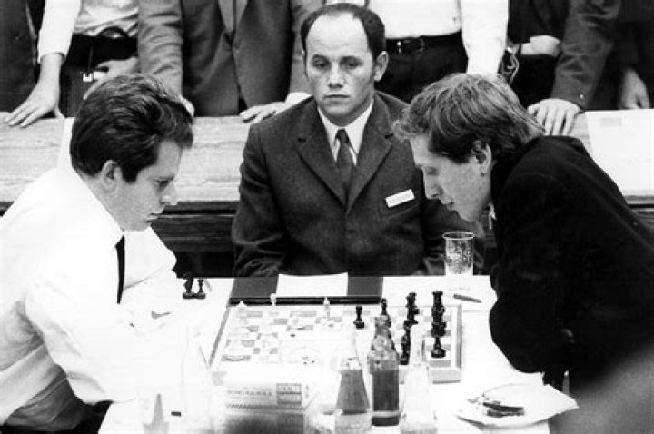 Why did Spassky applaud Fischer?