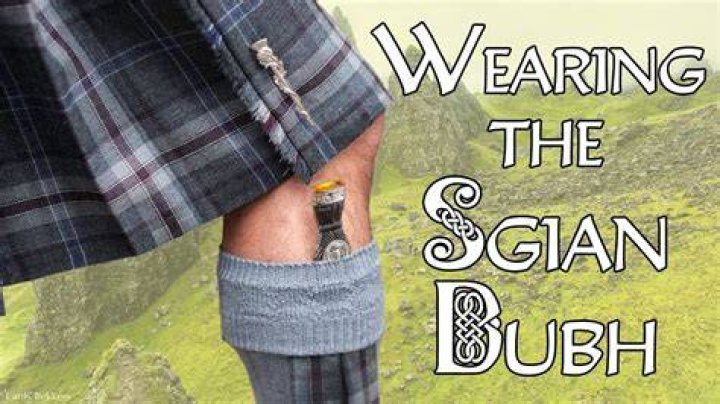 Why do Scots wear sgian dubh?